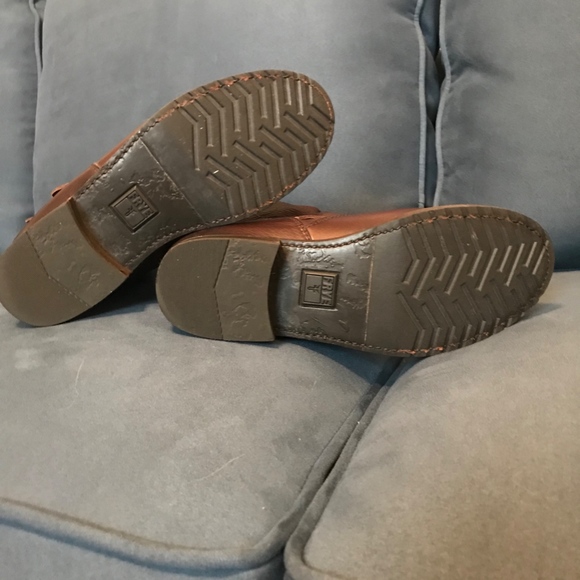 Frye Veronica short boot, chocolate brown. - Picture 3 of 5